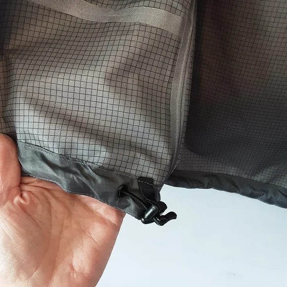 Arc'teryx Alpha SV Burgandy Coat w/ Gortex Pro Shell - Picture 11 of 15